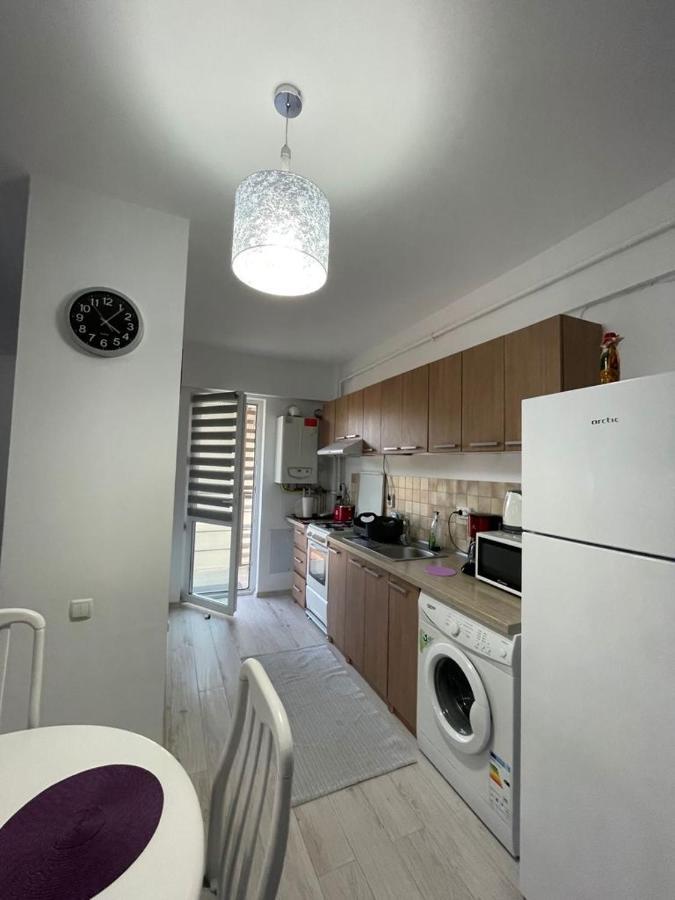 Deny'S Apartament Гура Хуморулуй Екстериор снимка
